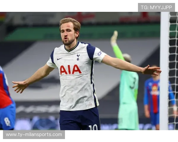 凯恩回头转身:大师气质点亮热刺前场的灵活变换